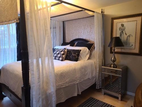 Halifax Apartamento | Nostalgic Enchanting Home