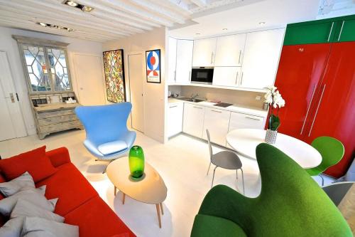 Sorbonne Apartamento | Notre Dame In Full Colors