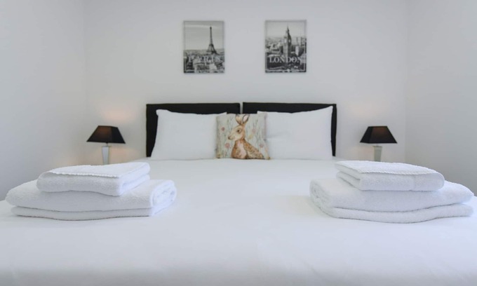 Gedling Apartamento | Nottingham 2-BR Apartment w/ Parking