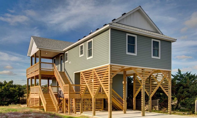 Avon Casa | Novice 4BRM/3Bath house on the canal/sound access close to the beach