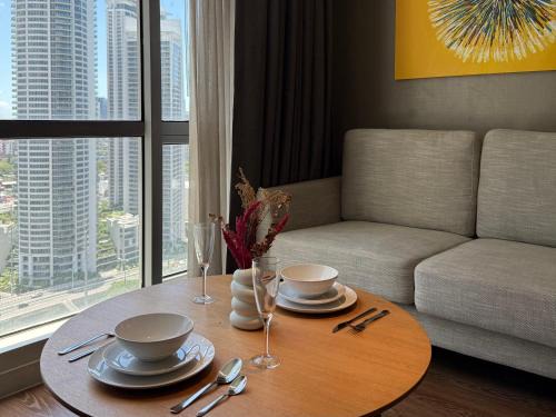 Makati Apartamento | Novotel Suites Celestia at Hotel Residences Manila
