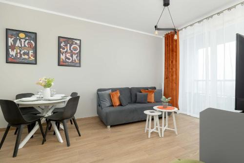 Katowice Apartamento | Nowoczesny Apartament z Parkingiem w Atrakcyjnej Lokalizacji Katowic by Noclegi Renters