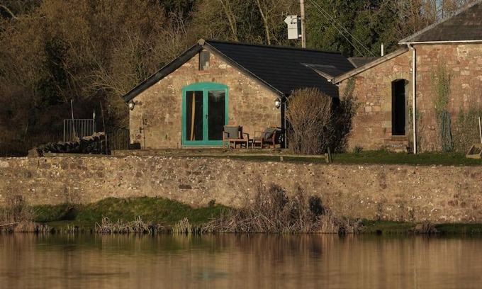 Lydney Casa | Noxon Pond Cottage