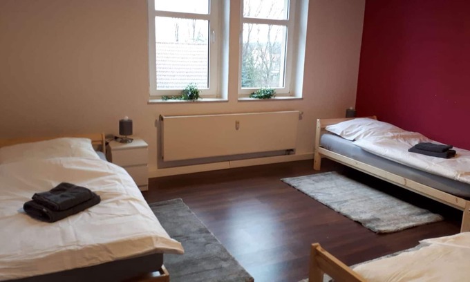 Neupetershain Nord Apartamento | NP02 hermoso apartamento en Neupetershain con WiFi