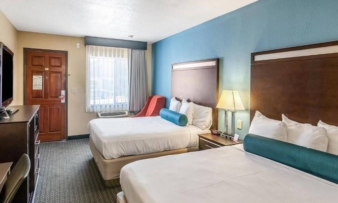 Citrus Grove Hotel | NQQ-Double Queen Non-Smoking