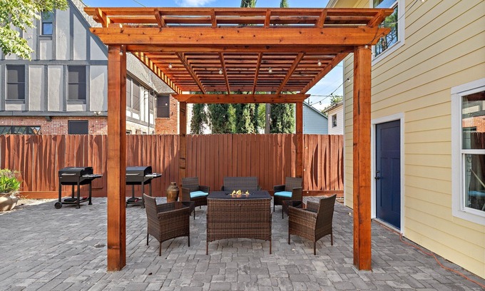 MacGregor Casa | Nr Med Center, Midtown, DT | Games | Patio BBQ