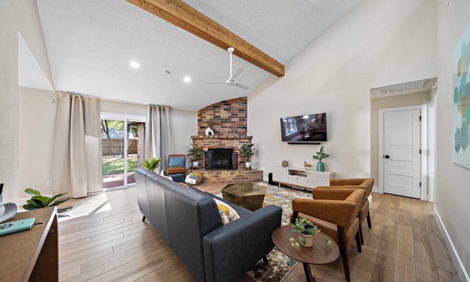 Grogan's Mill Casa | Houston Getaway Nr The Woodlands | BBQ Yard Games