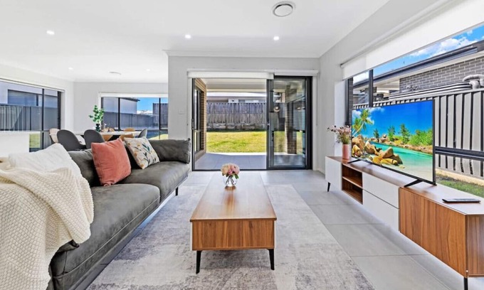 The Ponds Casa | NTHE020 · Aircabin｜The Ponds｜Cheerful｜5 Beds Holiday House