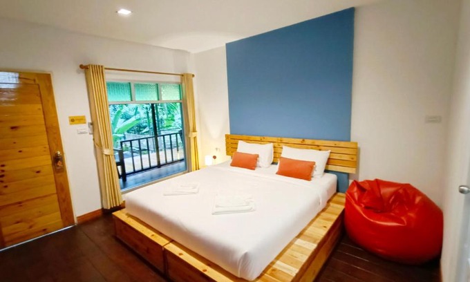 Cherngtalay Cama Y Desayuno | Nua Tone Resort Bang Tao & Cafe