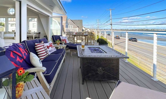 York Beach Casa | Nubble View - " Ocean Stunner" Stunning views in this luxury beach front rental