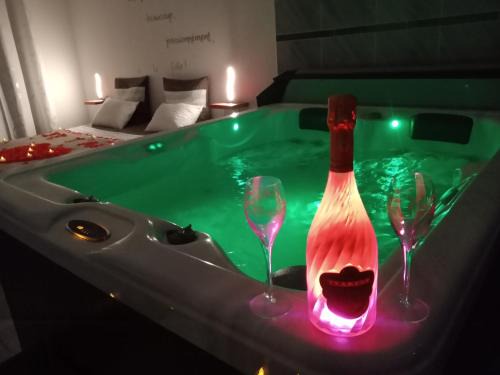 Auterive Apartamento | Nuit romantique avec Jacuzzi SPA privatif proche TOULOUSE