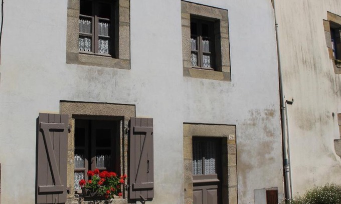 Rochefort-en-Terre Casa | "Number 26" Town House