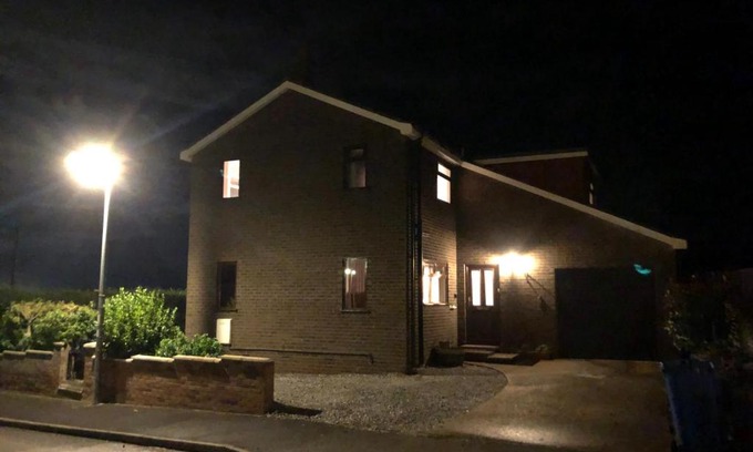 Winestead Casa | Number One - Fully Equipped Self Catering Four Bedroom House next to Dunedin, 15 mins to Spurn, 20 mins to Saltend, 12 mins to Easington