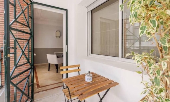 Baabda Apartamento | Number Six Triangle d'Or by IB Signature