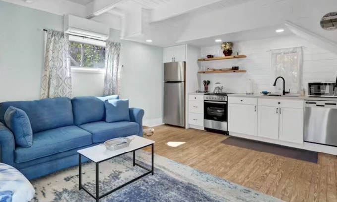 Wilmington Historic District Cabaña | Nun Better - Historic Downtown!