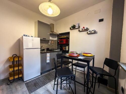 Nebbiuno Apartamento | Nuovo Moderno Rifugio sul Lago by Holiday World