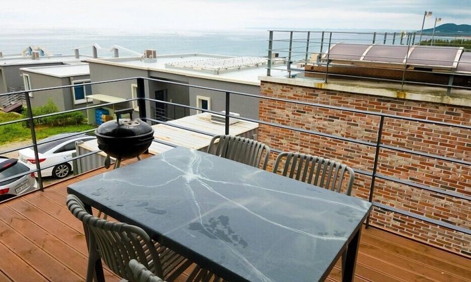Yeongdeok Apartamento | Nuri (Blue Road Town Pension