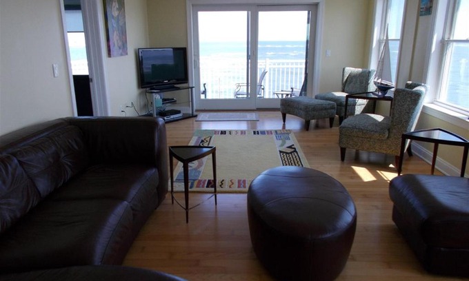 North Wildwood Apartamento | NW101 West Spruce Avenue, Unit 404
