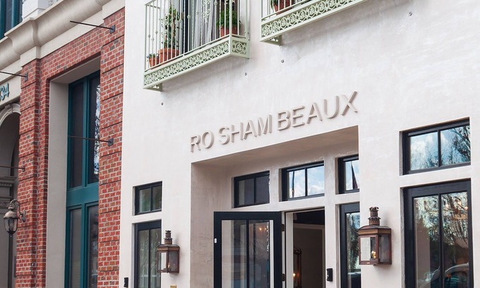High Point Apartamento | NY STYLE TOWNHOME WITH THE FEEL OF A 5-STAR HOTEL. DOWNTOWN H PT. MARKET CENTER