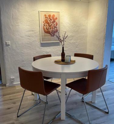 Bankeryd Apartamento | Nyrenoverad 2-rummare med gratis laddning för elbil