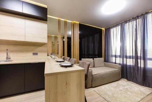 Shevchenkivs'kyi District Apartamento | Nyvky Like Home - Файна Таун з сезонним басейном - Кв 53