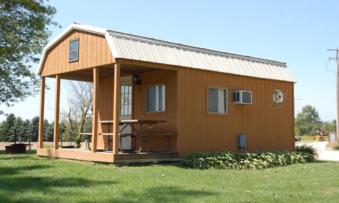 Amboy Complejo | O'Connell's RV Campground Lakefront Cabin 9