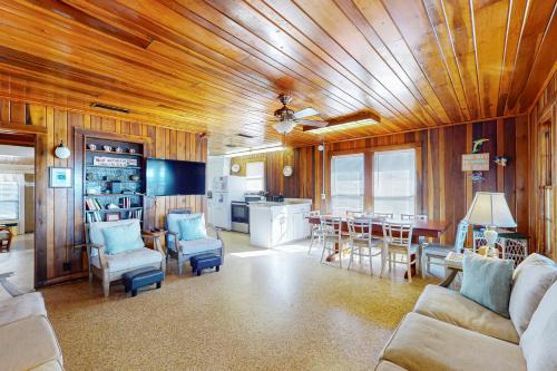 Bahama Beach Casa | O'Grady's Full Sunset