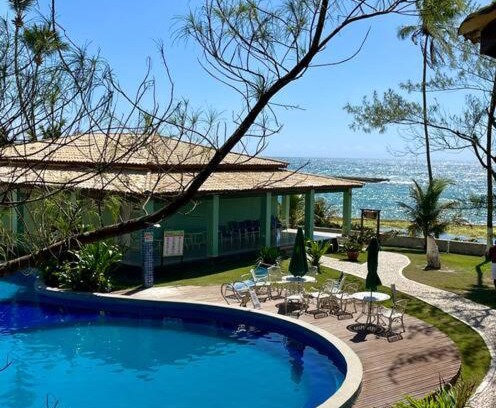 Arembepe Apartamento | O Paraíso é aqui: Pé na Areia em Arembepe