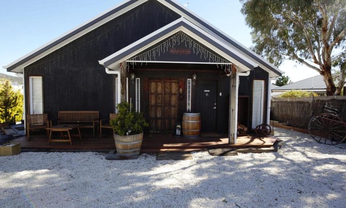 Jindabyne Casa | Oak and Barrell 7 Twynam Street