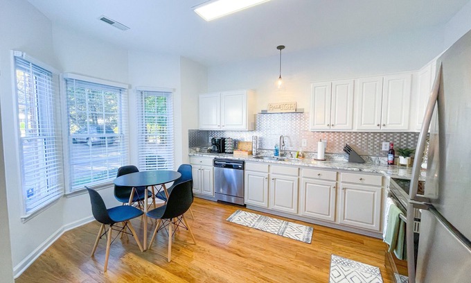 Southwest Raleigh Casa | Oak City Retreat—Townhome with Game Room, mins from PNC arena!