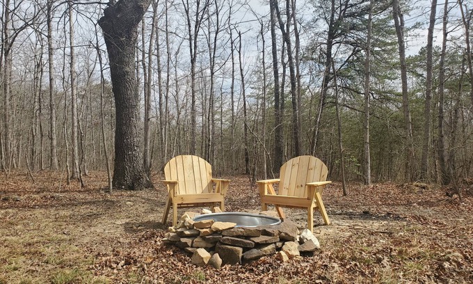 Beersheba Springs Cabina | Oak-dog friendly, homestead w/ livestock, quiet, relaxing, hiking, near Caverns