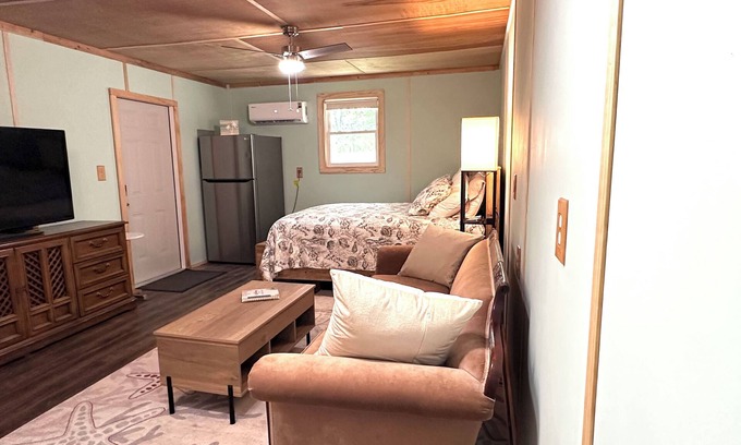 Bolivia Apartamento | Oak Island, Southport, Bolivia ~ perfect combination of the beach & the woods!