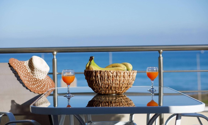Sfakaki Apartamento | Oak Wood - Sea View Exclusive Maisonette