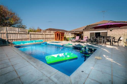 Ocean Grove Casa | Oakdean Resort- Pool, Spa, Beach, Sleep 10