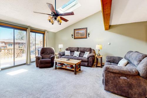 Thayerville Casa | Oakland Oasis