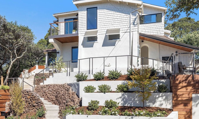Upper Rockridge Casa | Oakland/Piedmont Hills. Private Hilltop Home with Sweeping Views Near Everything