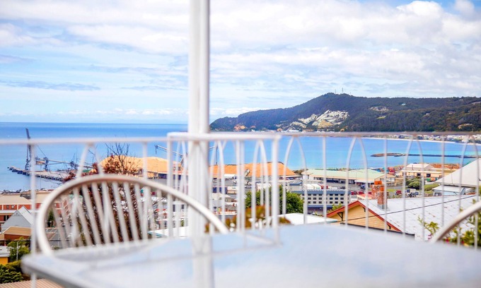 Burnie Casa | Oakleigh House