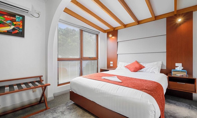 Montello Apartamento | Oakleigh House: prime location Just 700 metres from Burnie's city, free parking