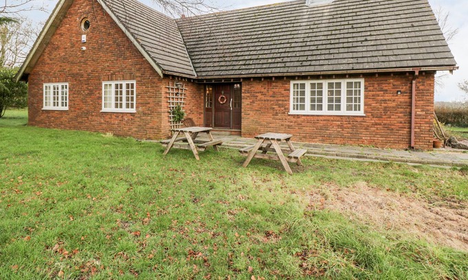 Wenvoe Casa | Oaktree Farm, WENVOE