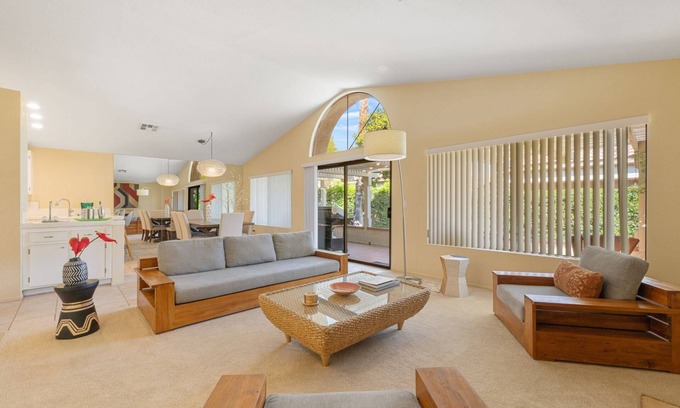 Palm Desert Condominio | Oasis CC, 42738 Liolios Dr, Palm Desert
