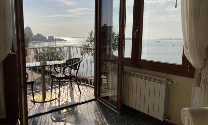 San Pietro di Legnago Apartamento | OASIS Golden Lagoon Apartment. Panorama over the Lagoon.