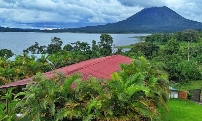 El Fosforo Apartamento | Oasis House with Soaking tub - Volcano & Lake views