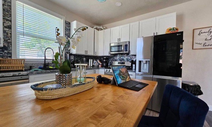 Sacramento Casa | Oasis in North Sacramento