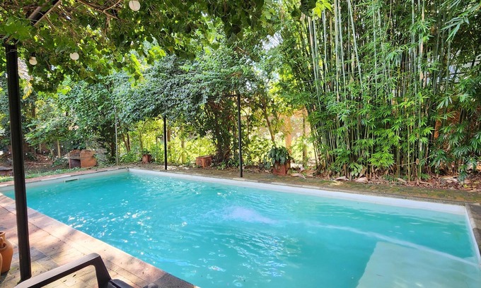Eldorado Casa | Oasis en la ciudad, en un esplendoroso verde, relax total para la familia