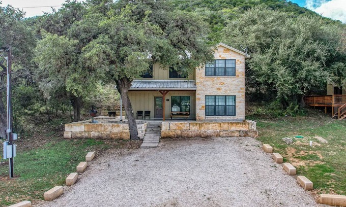 Concan Cabina | Oasis Lodge #1 on the Frio