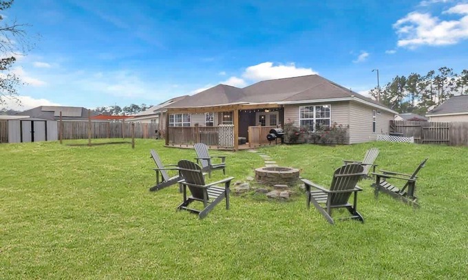 Pooler Casa | Oasis near Savannah | Lakefront Retreat + Game roo