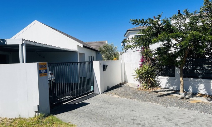 Bloubergstrand Casa | Oasis of Comfort