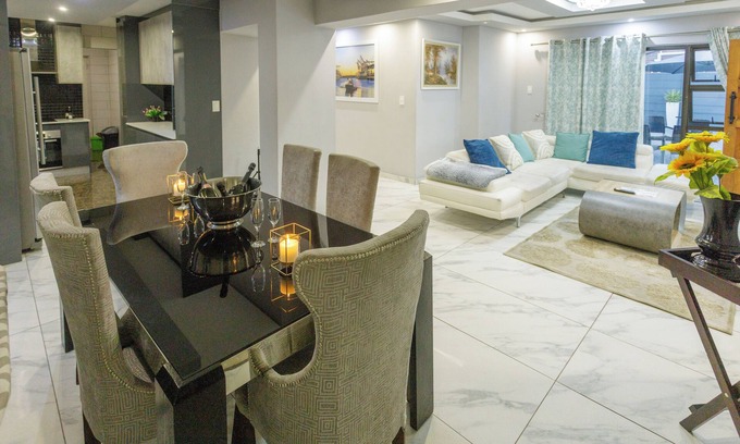 Bloubergstrand Casa | A boutique holiday style accommodation ( Villa )