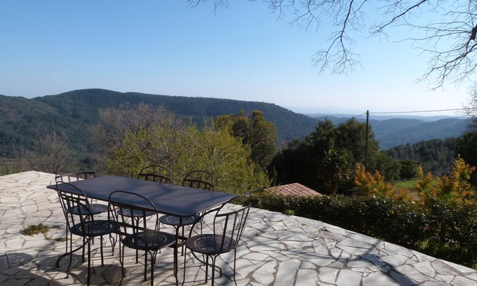 Bargemon Cama Y Desayuno | Oasis de calma en un lugar idílico con vistas impresionantes
