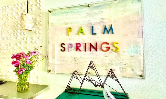 Palm Springs Condominio | **** OASIS Resort Remodeled Modern Condo con 8 PISCINAS, 9 jacuzzis y tenis. ****
